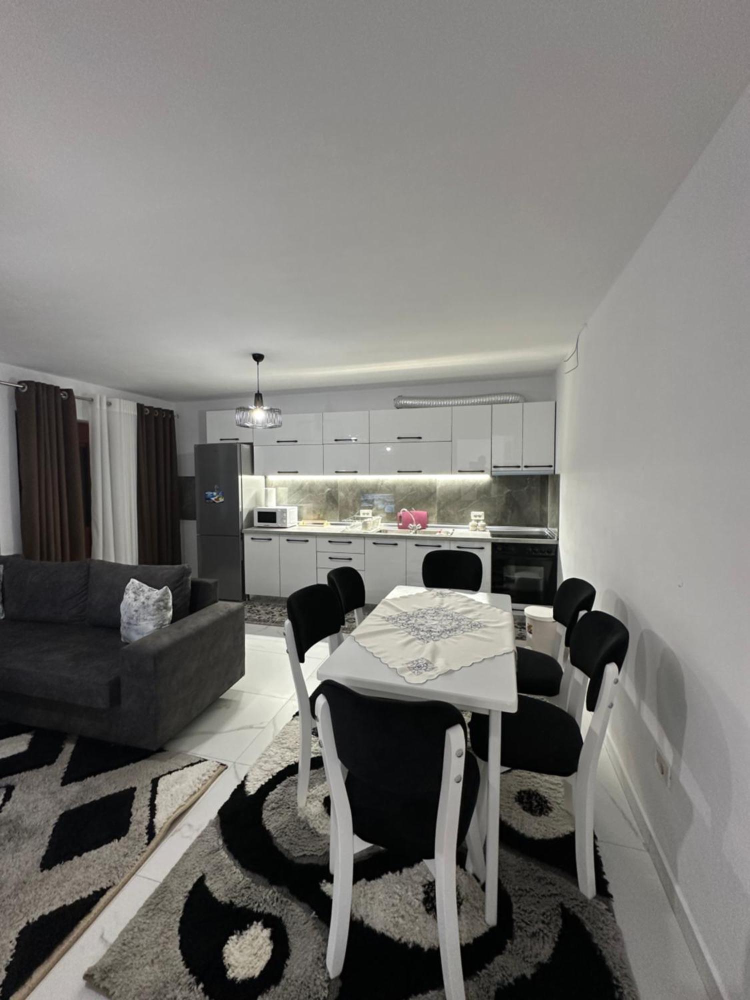 Elezi Apartment City Centre Tirana Exterior foto